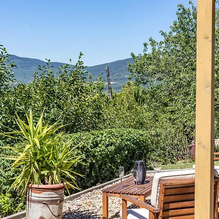Panorama Garden Hideout In Artists' Town