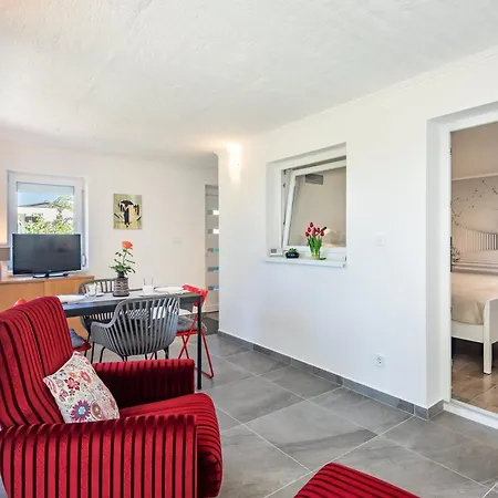Apartment Panorama Garden Hideout In Artists' Town *